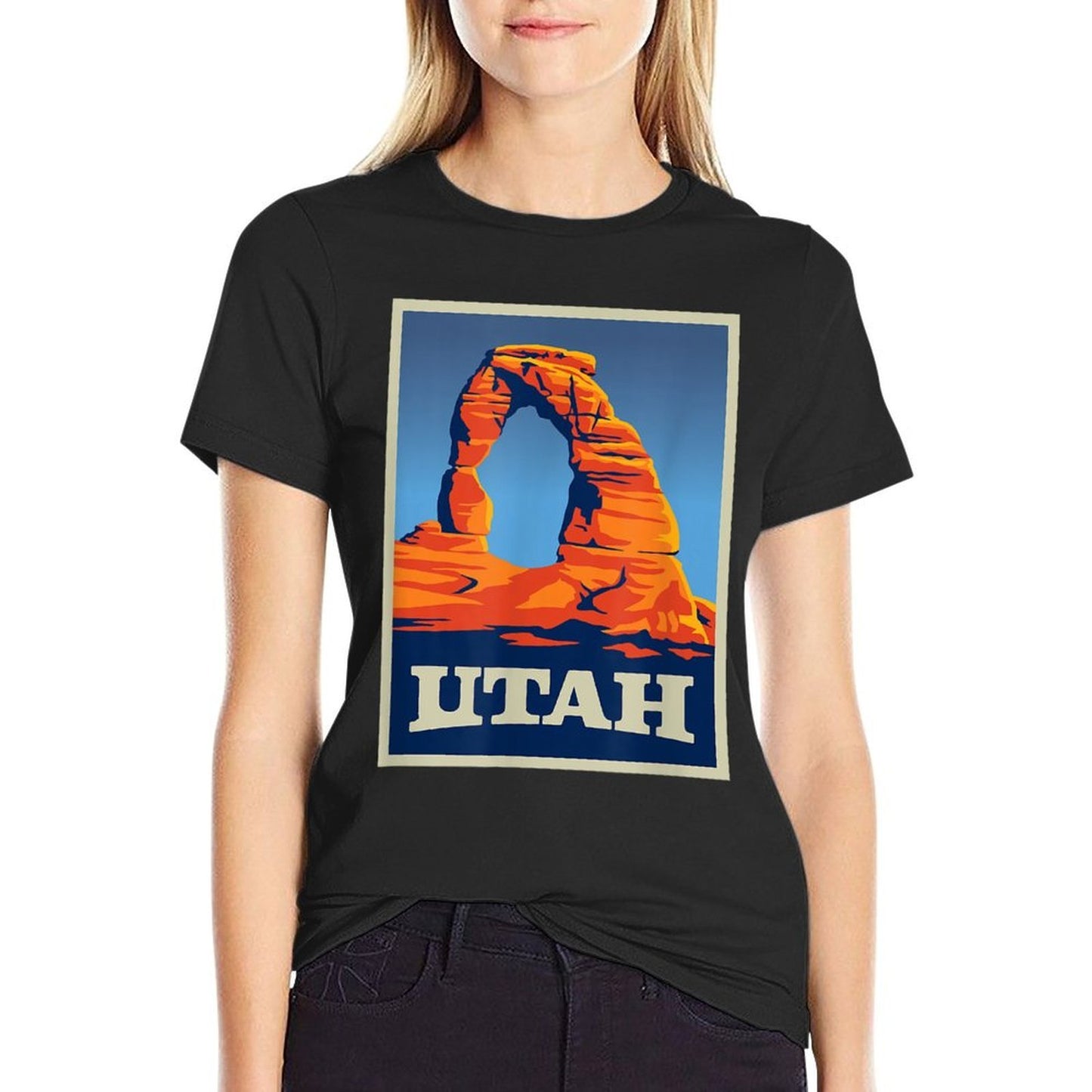 Utah Delicate Arch Landscape Tagless Design T-Shirt