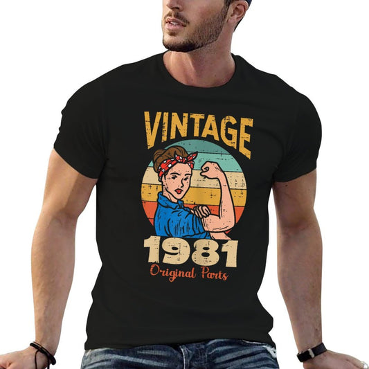Vintage 1981 Rosie Riveter 40th Birthday Gift For Women  Lightweight T-Shirt