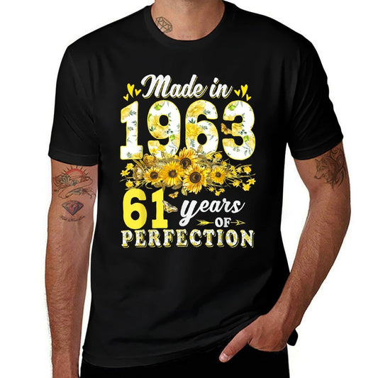 61 Year Old Made In 1963 Floral 61st Birthday Gifts Women  Odor-resistant T-Shirt