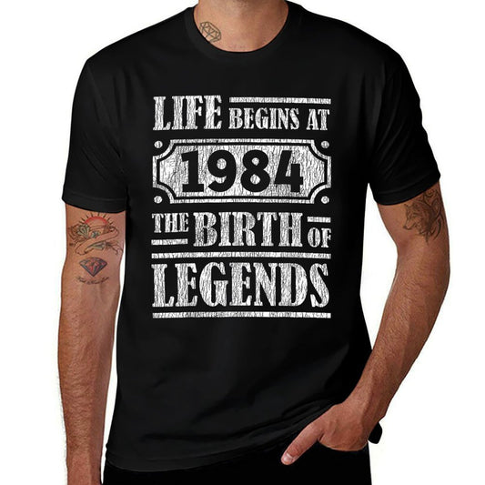 40 Year Old Life Begins 1984 Birth Of Legends 40th Birthday  Trendy Pattern T-Shirt